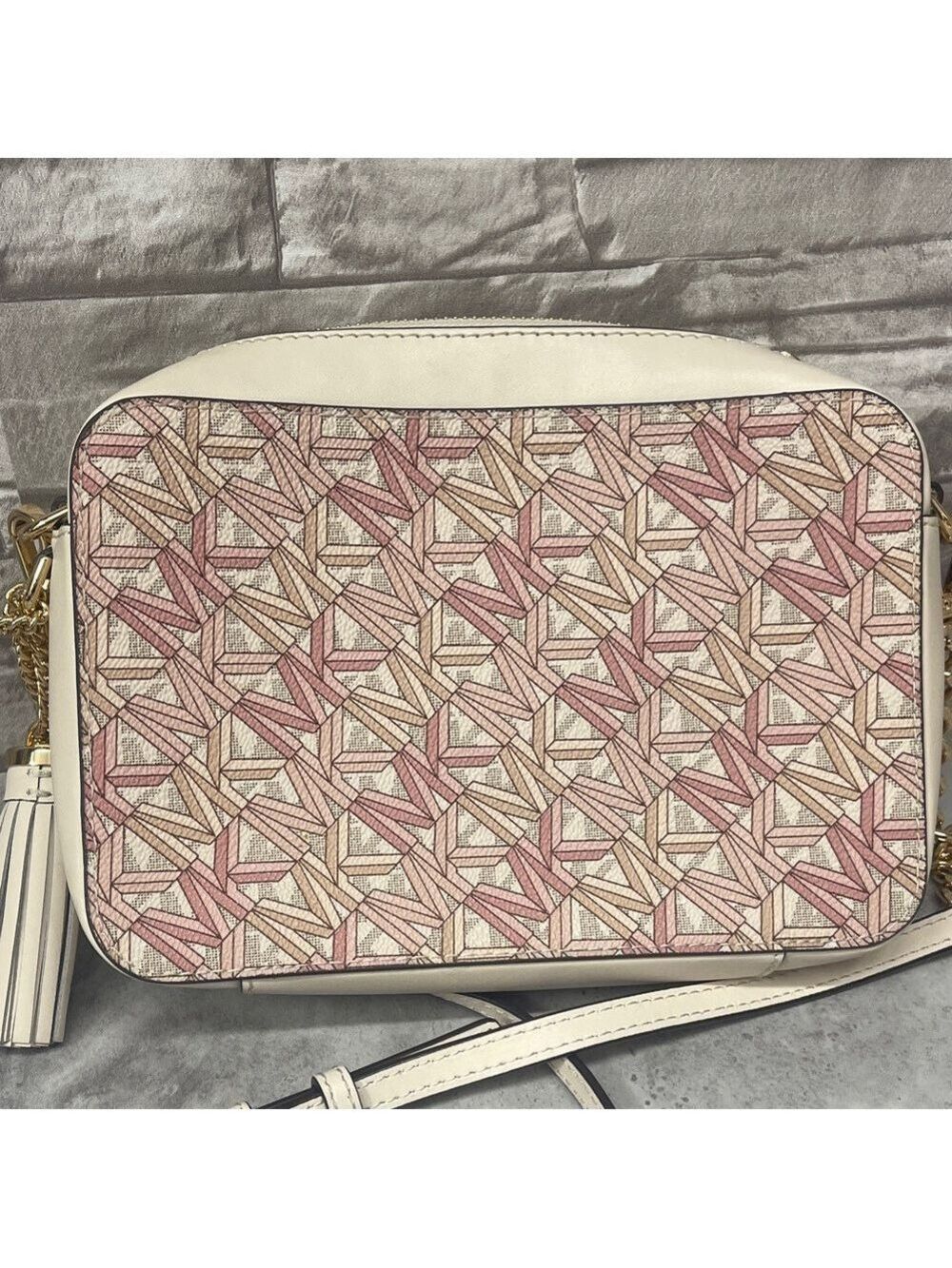 Michael Kors Camera Crossbody Bag & Matching Wallet Smoky Rose Pink Cream - Picture 4 of 11